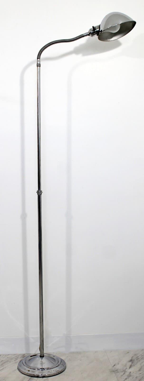 Mid Century Modern Faris Aluminum Adjustable Head Floor Lamp 1970s Sonneman Era - Thumbnail 2