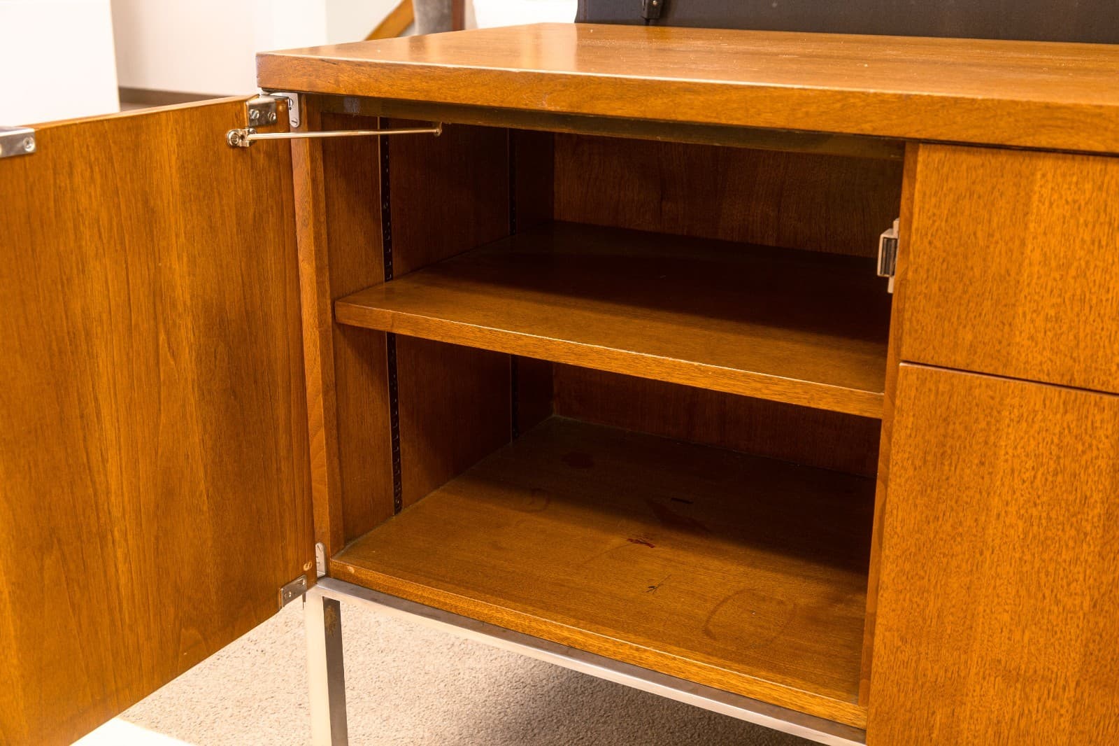 Vintage Mid Century Florence Knoll Walnut Wood Executive Office Credenza Cabinet - Thumbnail 7