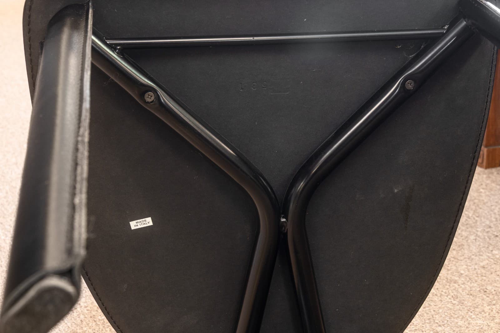 Vintage Set of 4 Pietro Costantini Tripod Black Italian Leather Dining Chairs - Thumbnail 11