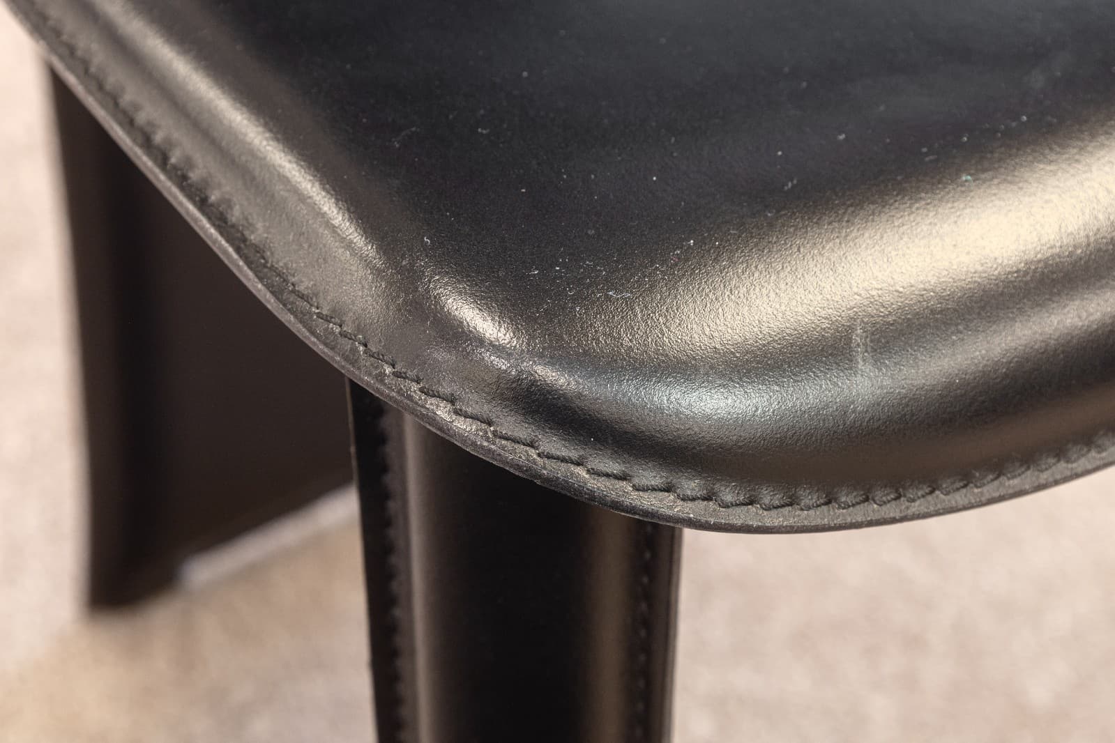 Vintage Set of 4 Pietro Costantini Tripod Black Italian Leather Dining Chairs - Thumbnail 9