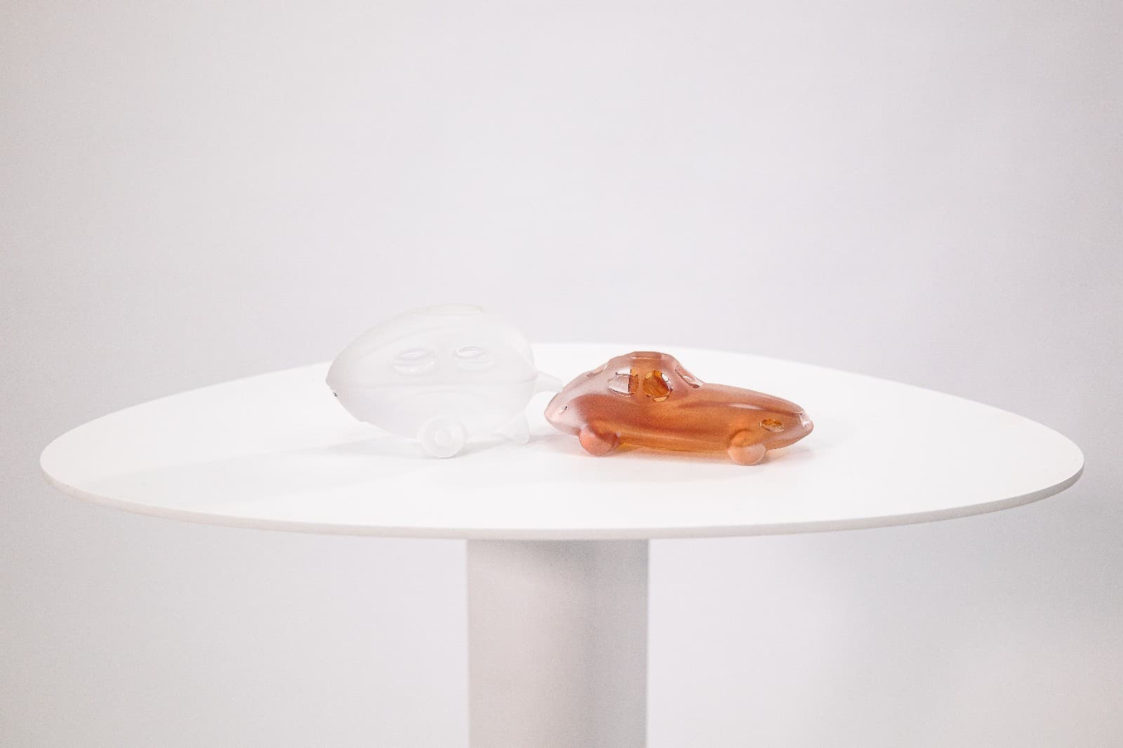 Olle Brozen for Kosta Boda Sweden Car-toon Series 2003/2004 Signed Art Glass - Thumbnail 2