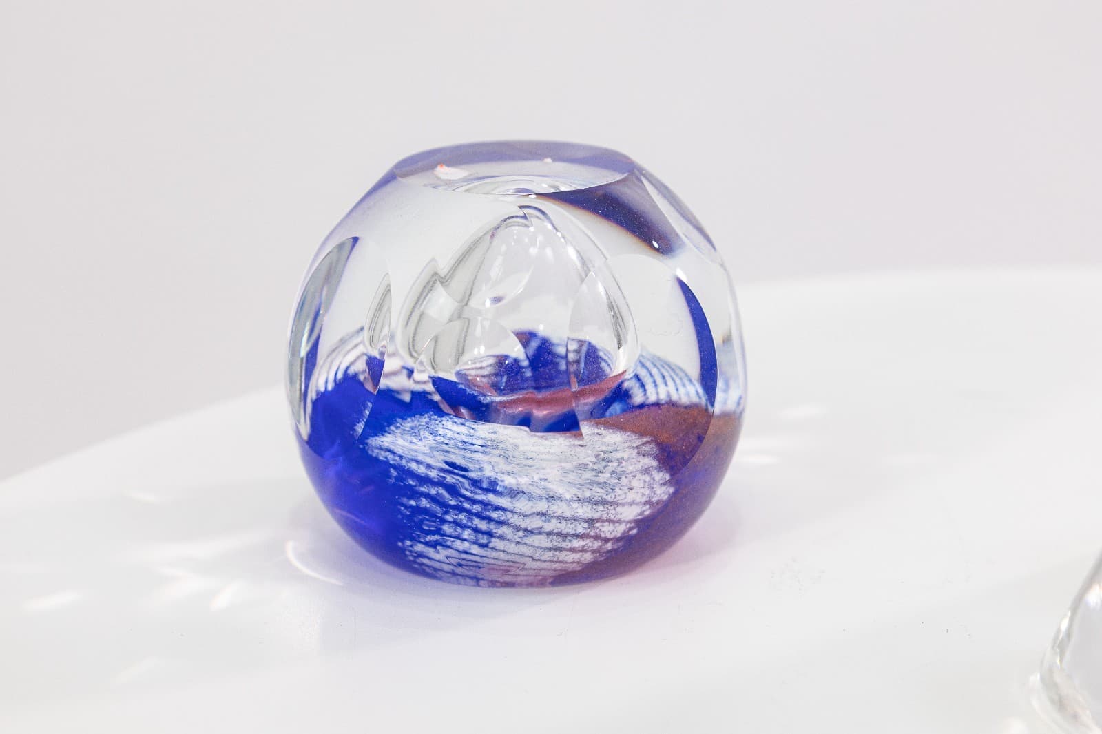 Iittala, Svoboda Karlov + Caithness Britannia Art Glass Set of 3 Paperweights - Thumbnail 5