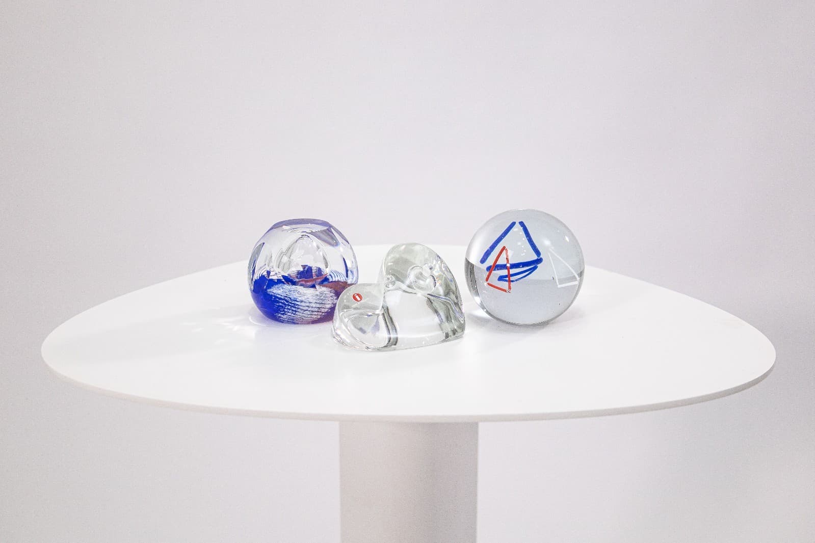 Iittala, Svoboda Karlov + Caithness Britannia Art Glass Set of 3 Paperweights - Thumbnail 2