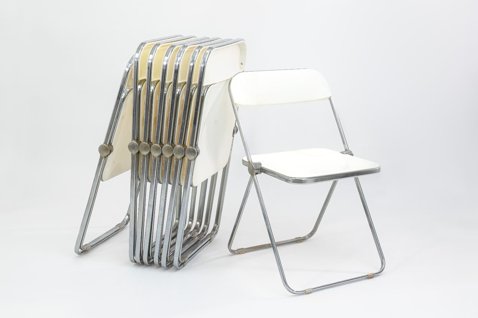 Set of 8 Giancarlo Piretti Plia Folding Chairs for Castelli Vintage Italian - Thumbnail 2