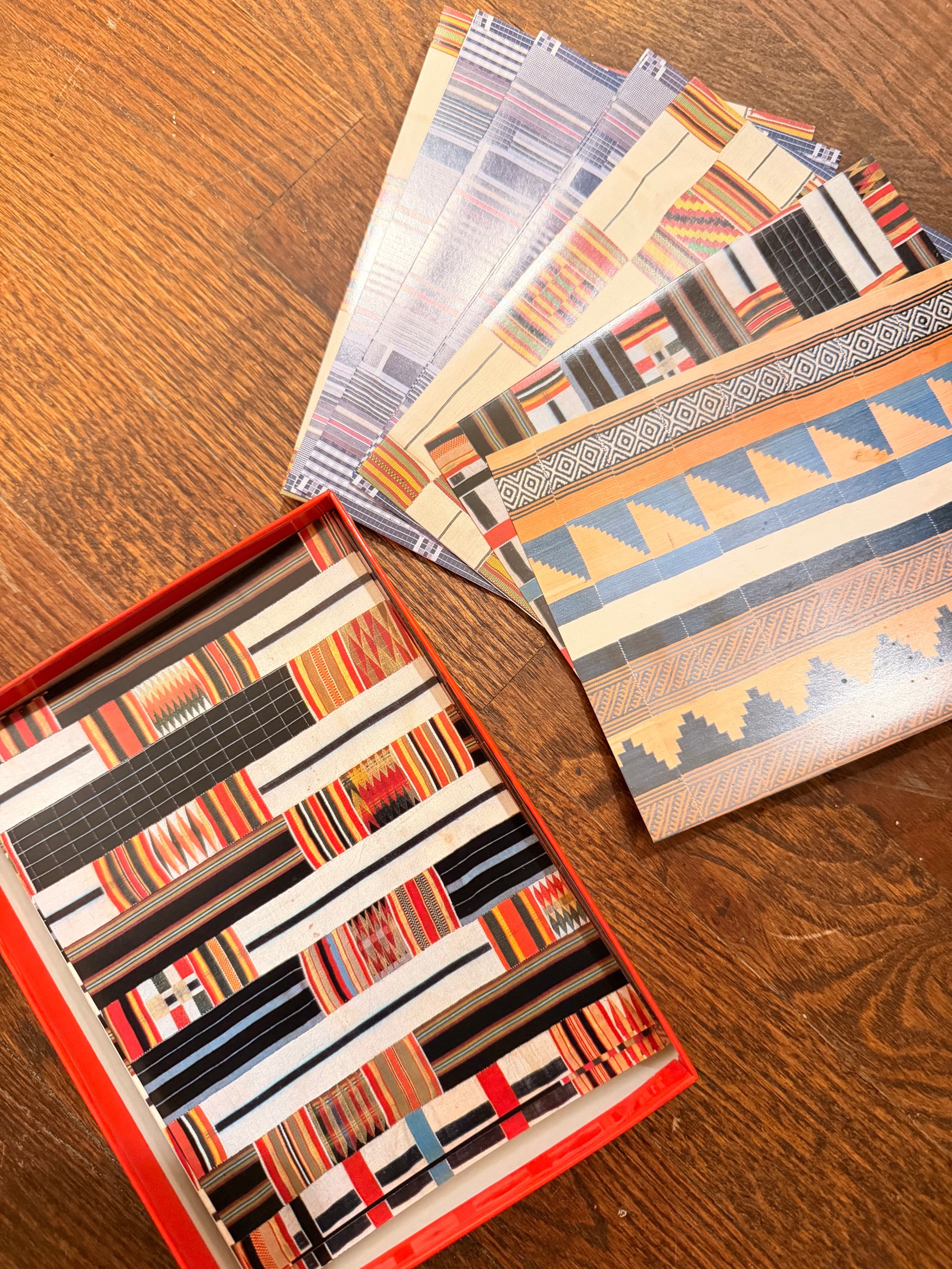 Vintage African Textiles from the Smithsonian Boxed Set - Thumbnail 2