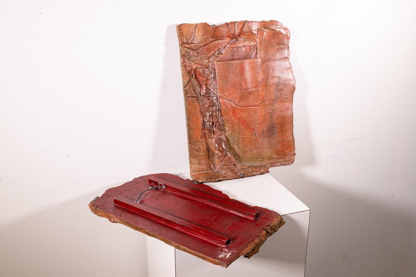 Sergio de Giusti Signed Modernist Biblical Painted Ceramic Diptych Sculpture - Thumbnail 8