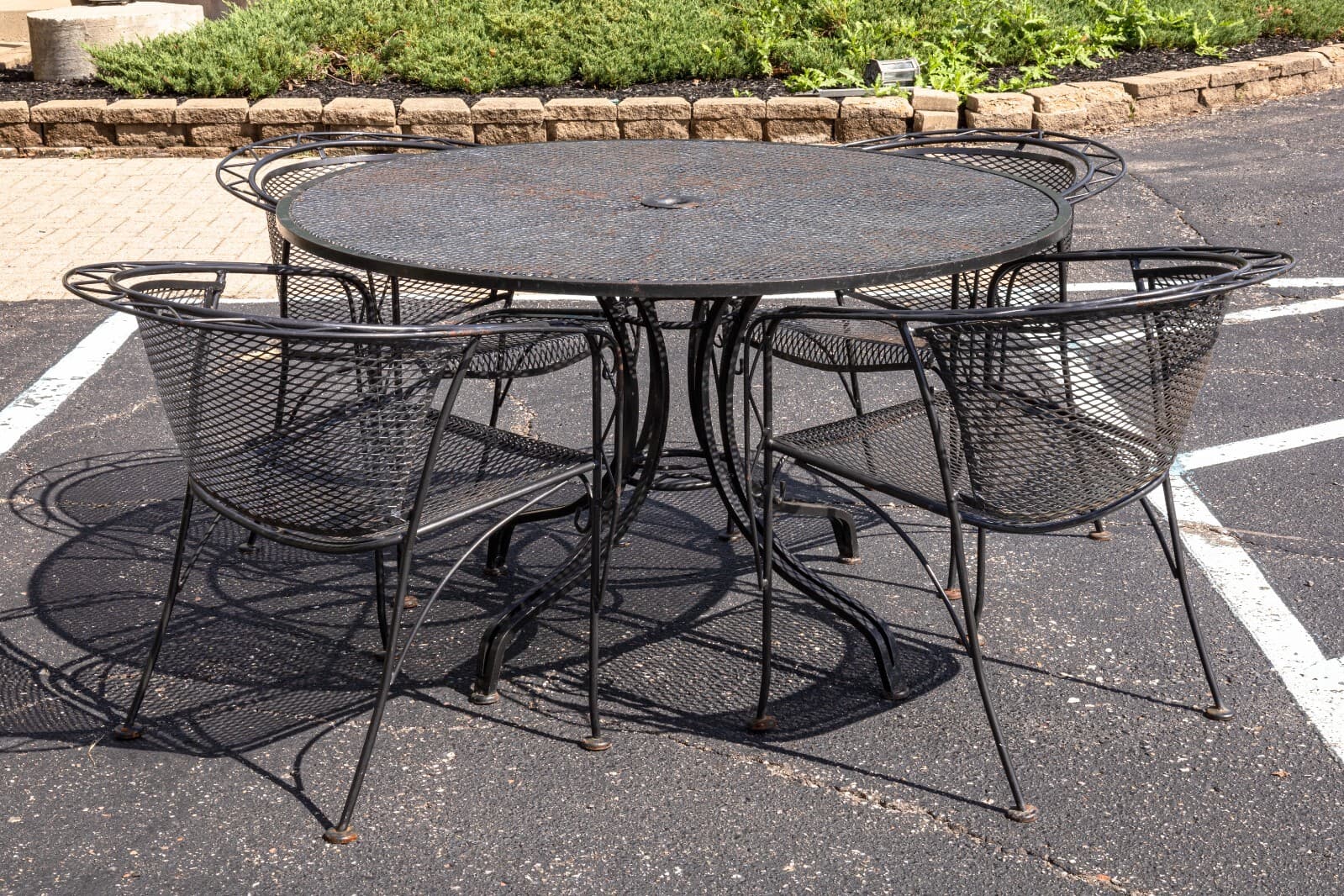 Vintage Russell Woodard Black Wrought Iron Patio Set with Table and 4 Chairs - Thumbnail 2