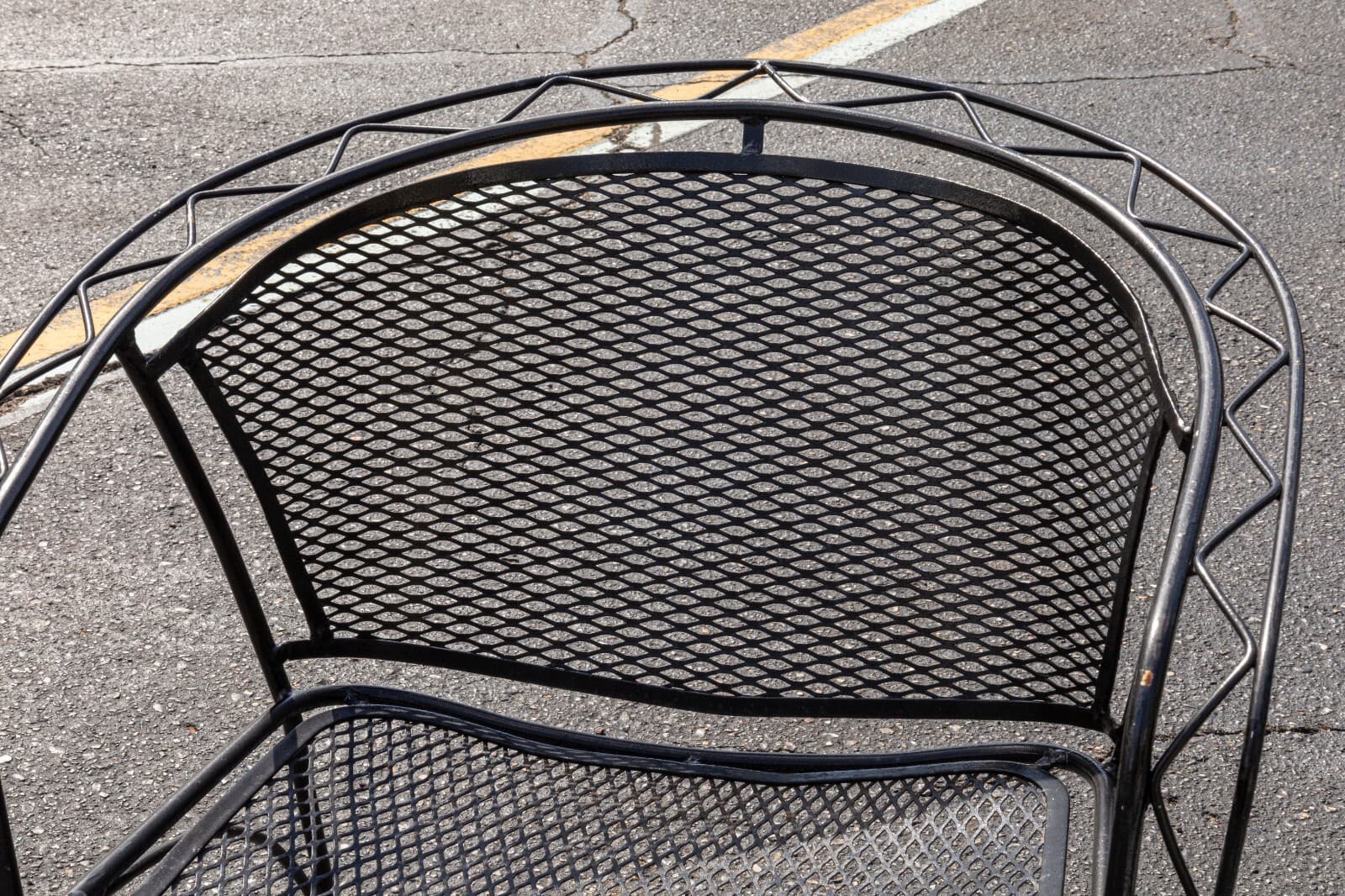 Vintage Russell Woodard Black Wrought Iron Patio Set with Table and 4 Chairs - Thumbnail 10