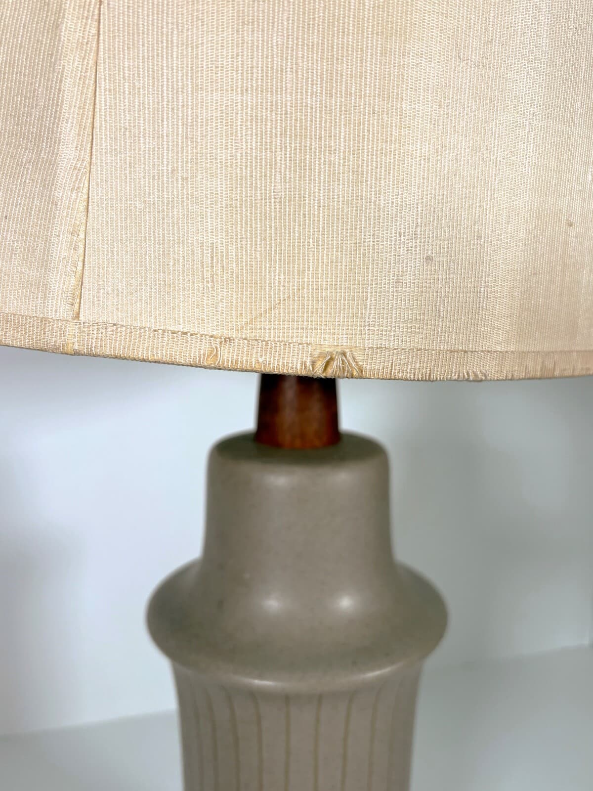 Jane and Gordon Martz Ceramic and Walnut Mid Century Modern 1960s Table Lamp - Thumbnail 10