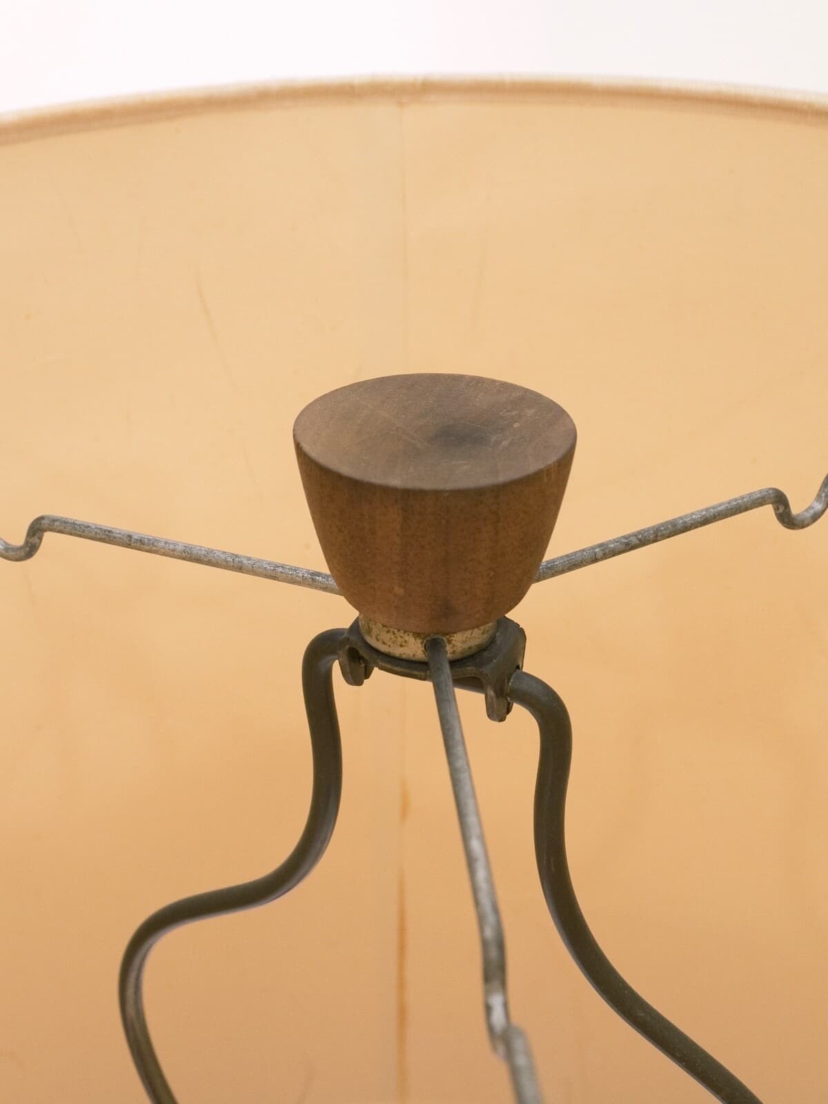 Jane and Gordon Martz Ceramic and Walnut Mid Century Modern 1960s Table Lamp - Thumbnail 5