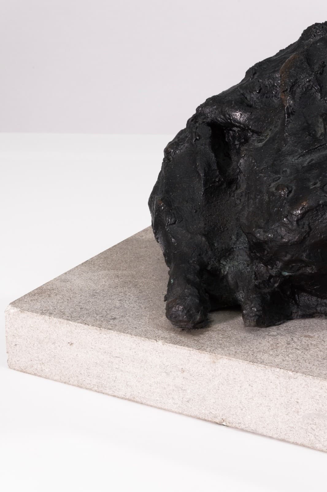 Richard Kozlow - Spectre (Black), 1996 Modern Bronze Sculpture On Cement Base - Thumbnail 6