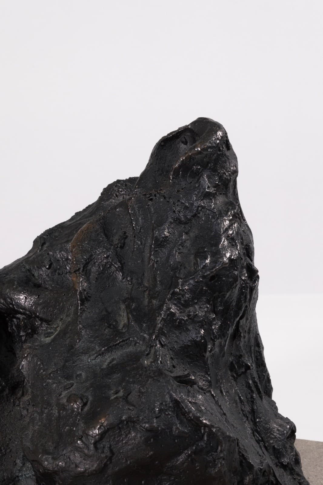 Richard Kozlow - Spectre (Black), 1996 Modern Bronze Sculpture On Cement Base - Thumbnail 5