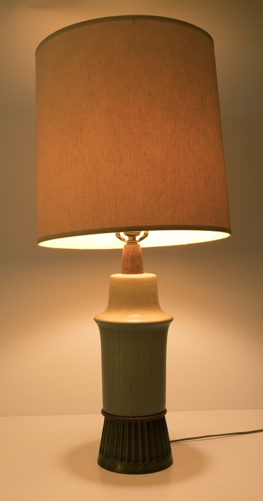 Jane and Gordon Martz Ceramic and Walnut Mid Century Modern 1960s Table Lamp - Thumbnail 2