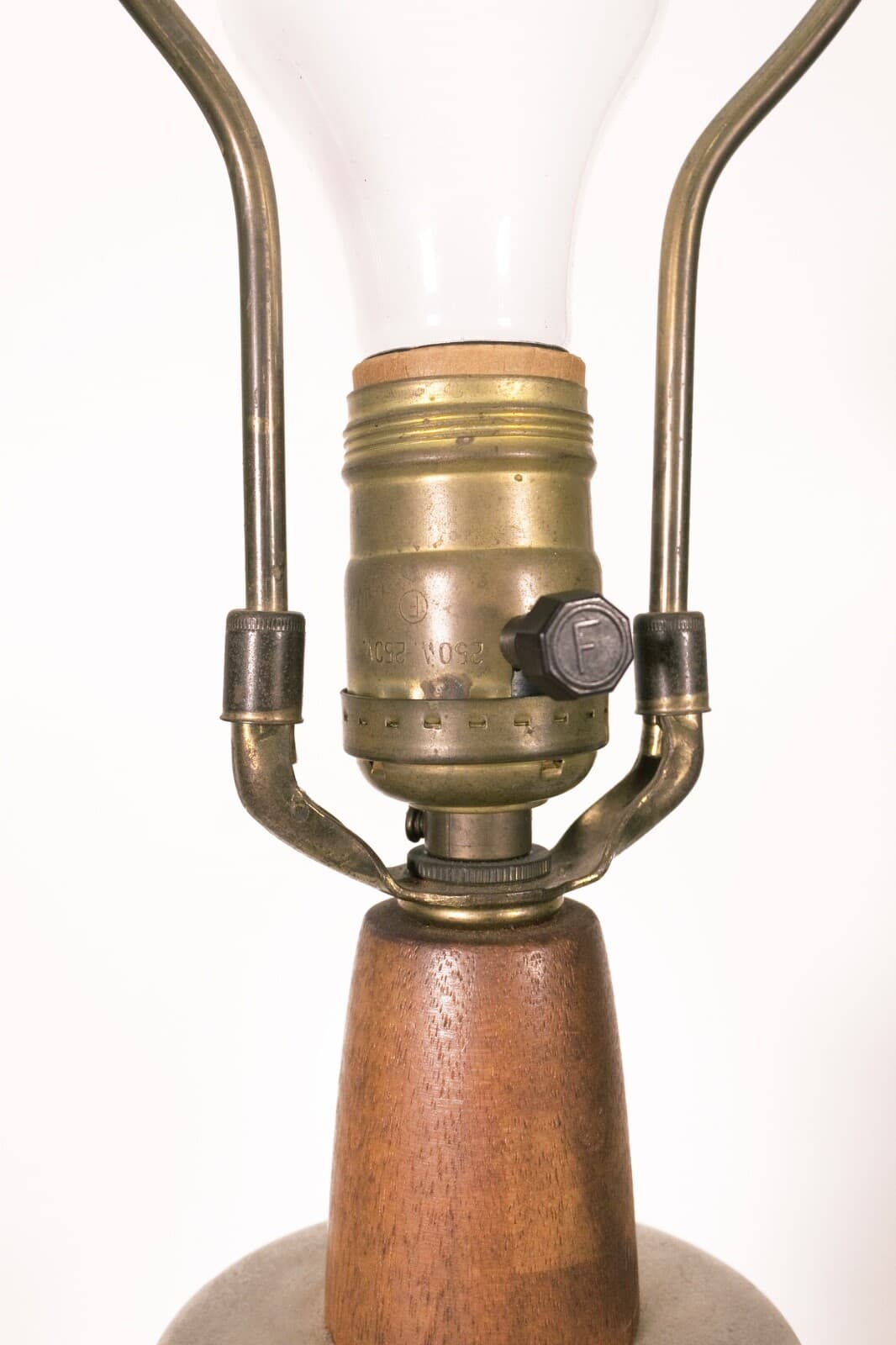 Jane and Gordon Martz Ceramic and Walnut Mid Century Modern 1960s Table Lamp - Thumbnail 7