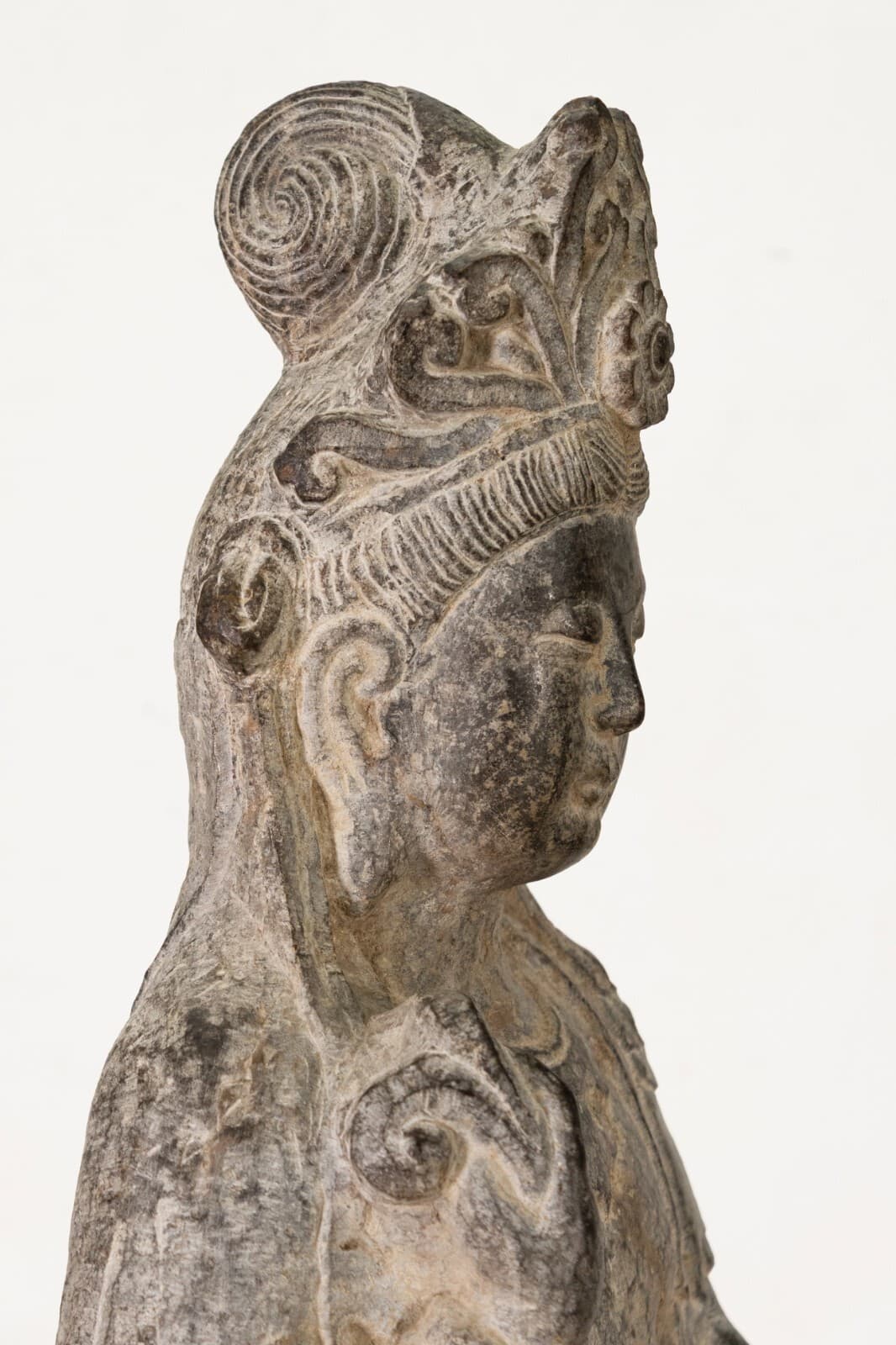 Vintage Chinese Bodhisattva Guanyin Hand-Carved Stone 20th Century Asian Buddha - Thumbnail 8