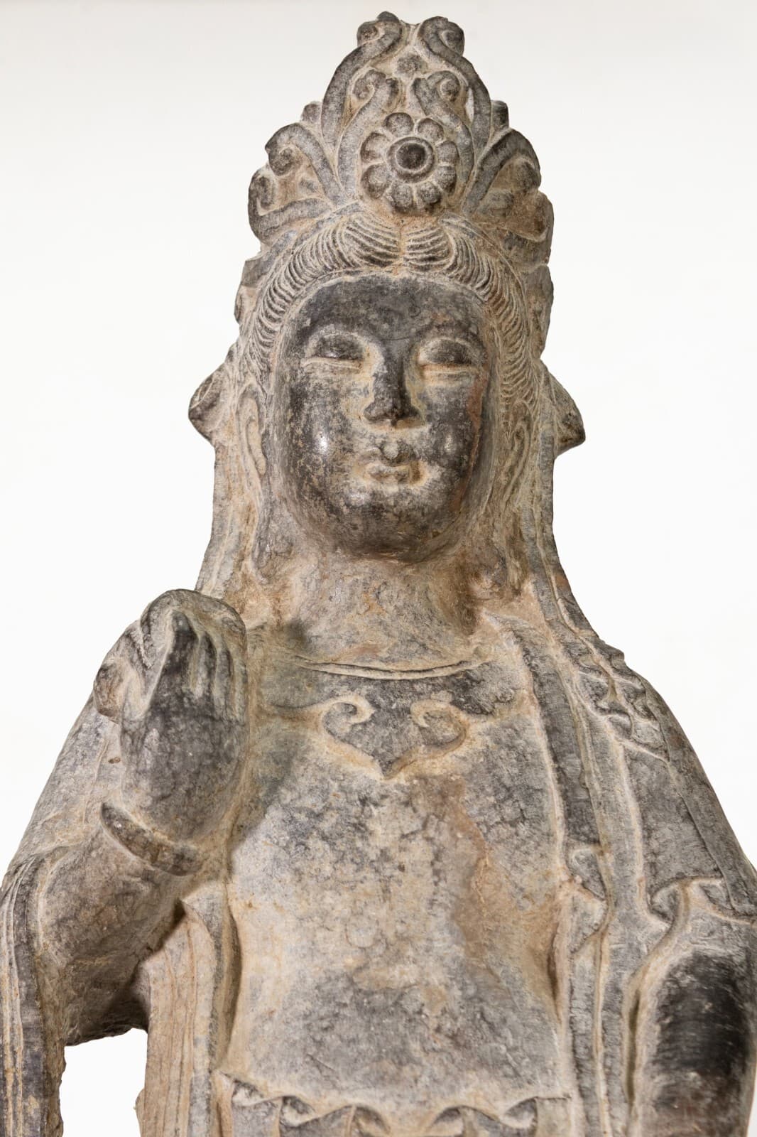 Vintage Chinese Bodhisattva Guanyin Hand-Carved Stone 20th Century Asian Buddha - Thumbnail 7