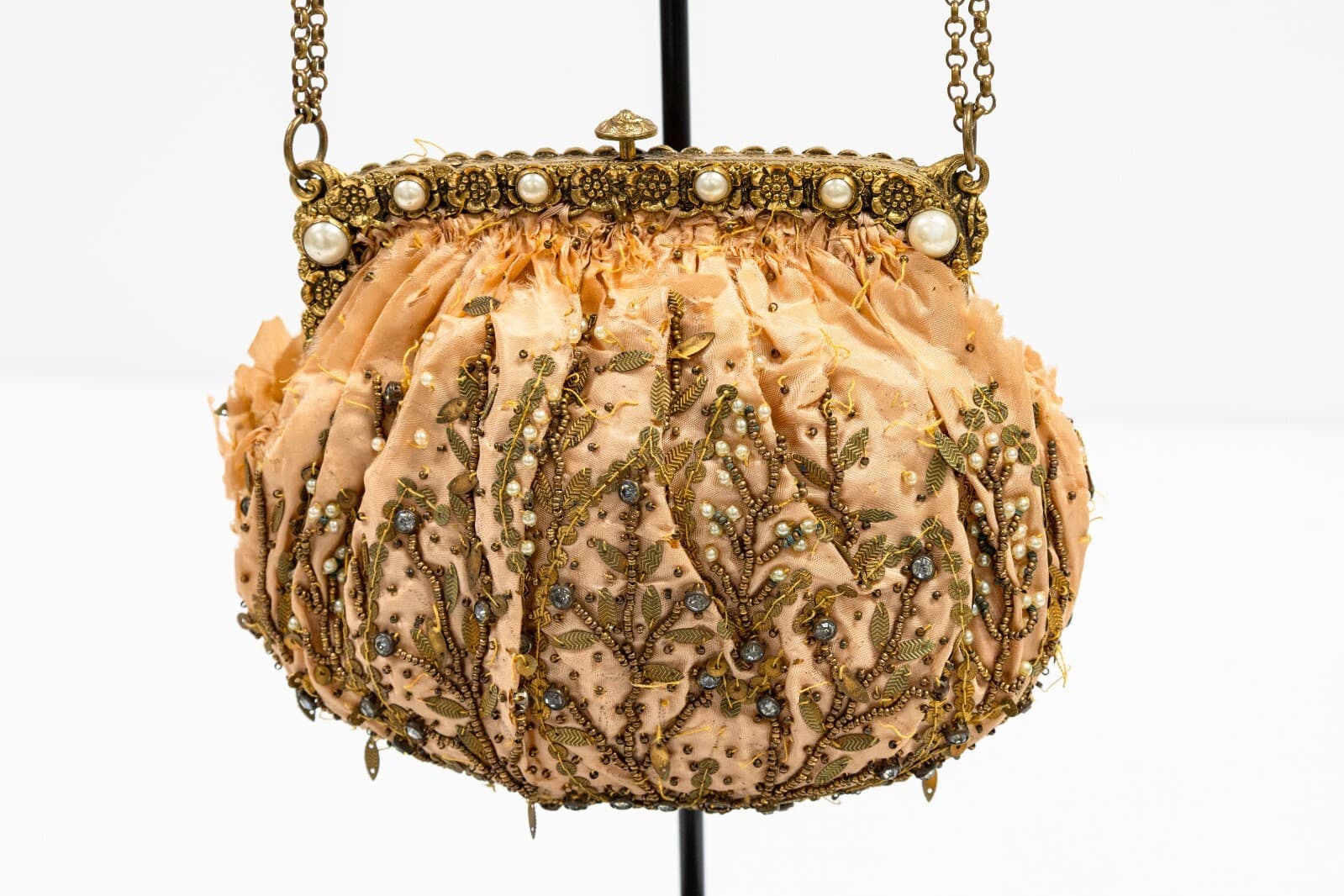 Lillian Gish’s Personal Collection Vintage Beaded Silk Evening Purse - Thumbnail 3