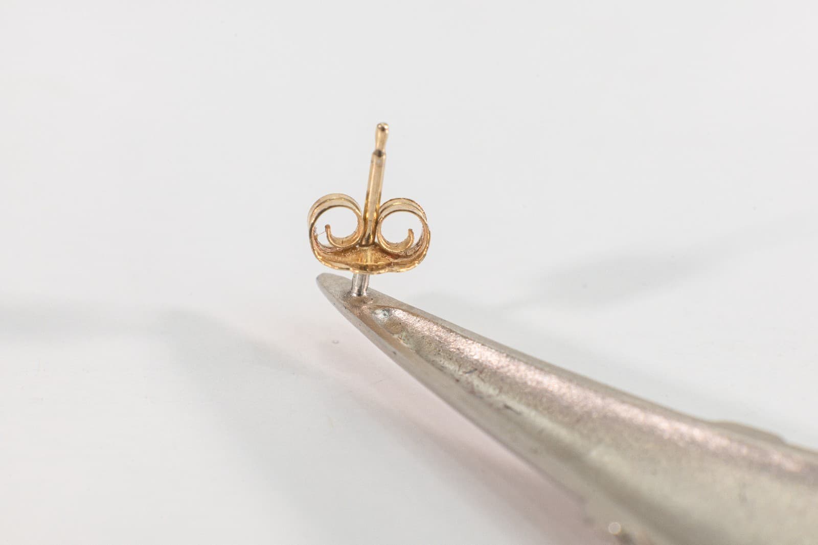 Pair of Vintage 1980s Erte Silver and 14K Yellow Gold Two Toned Feather Earrings - Thumbnail 6