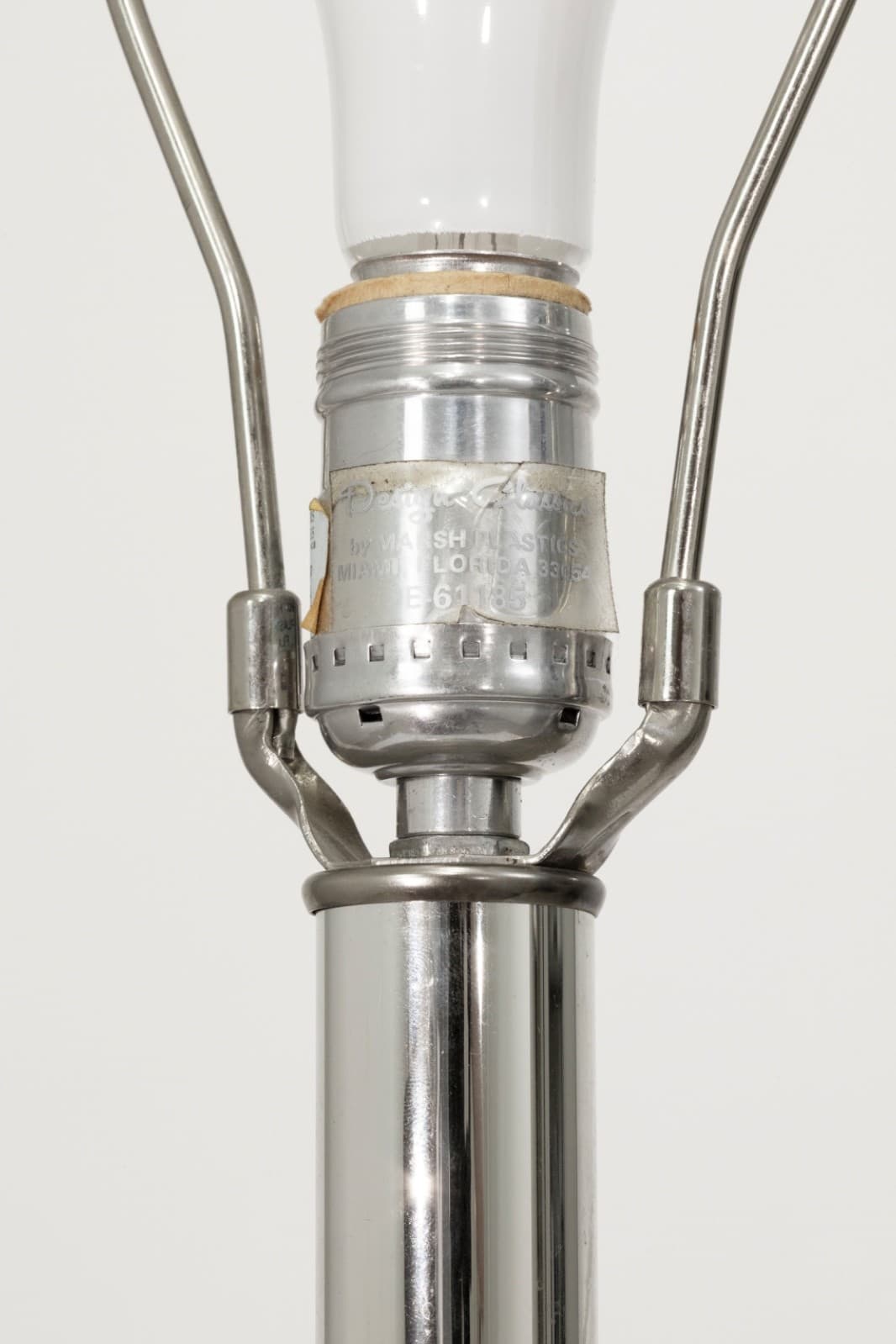 Chunky Lucite Tubular Column Table Lamp By Design Classics - Thumbnail 4
