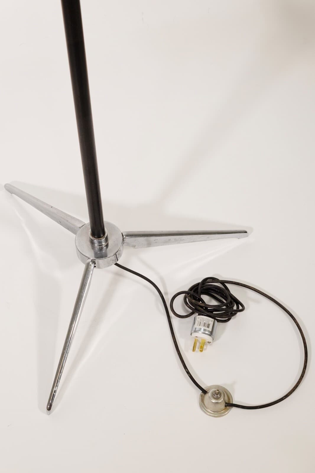 Robert Sonneman "Orbiter" Leather And Chrome Mid Century Modern Floor Lamp - Thumbnail 4