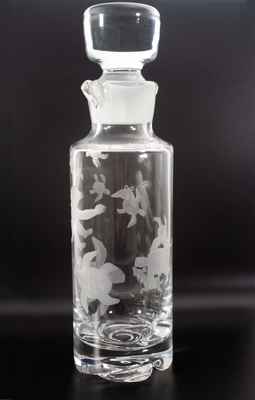 Ronald Pennell Signed Contemporary Etched Turtle Design Studio Clear Decanter - Thumbnail 4