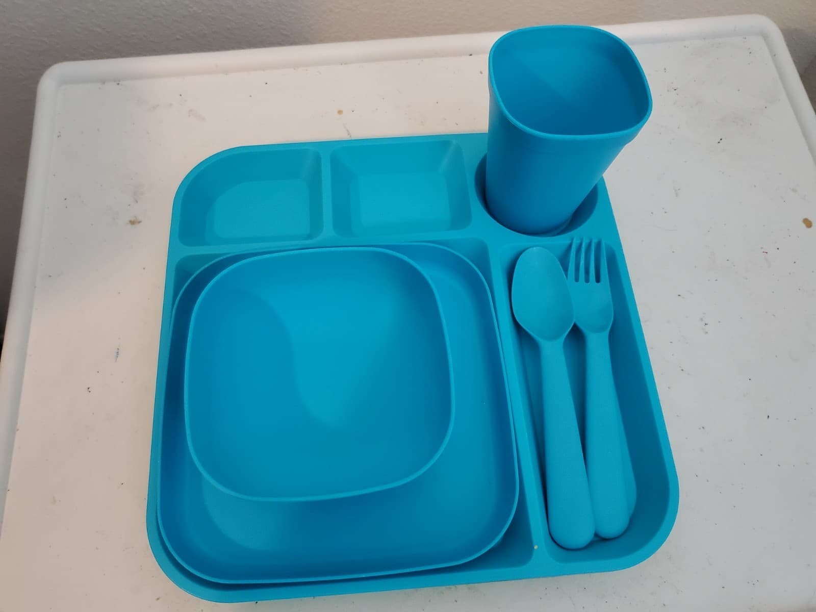 Your Zone Kids Dinnerware Set  24-Piece Plastic Plates  Bowls  Cups & Utensils  Multicolor - Thumbnail 3