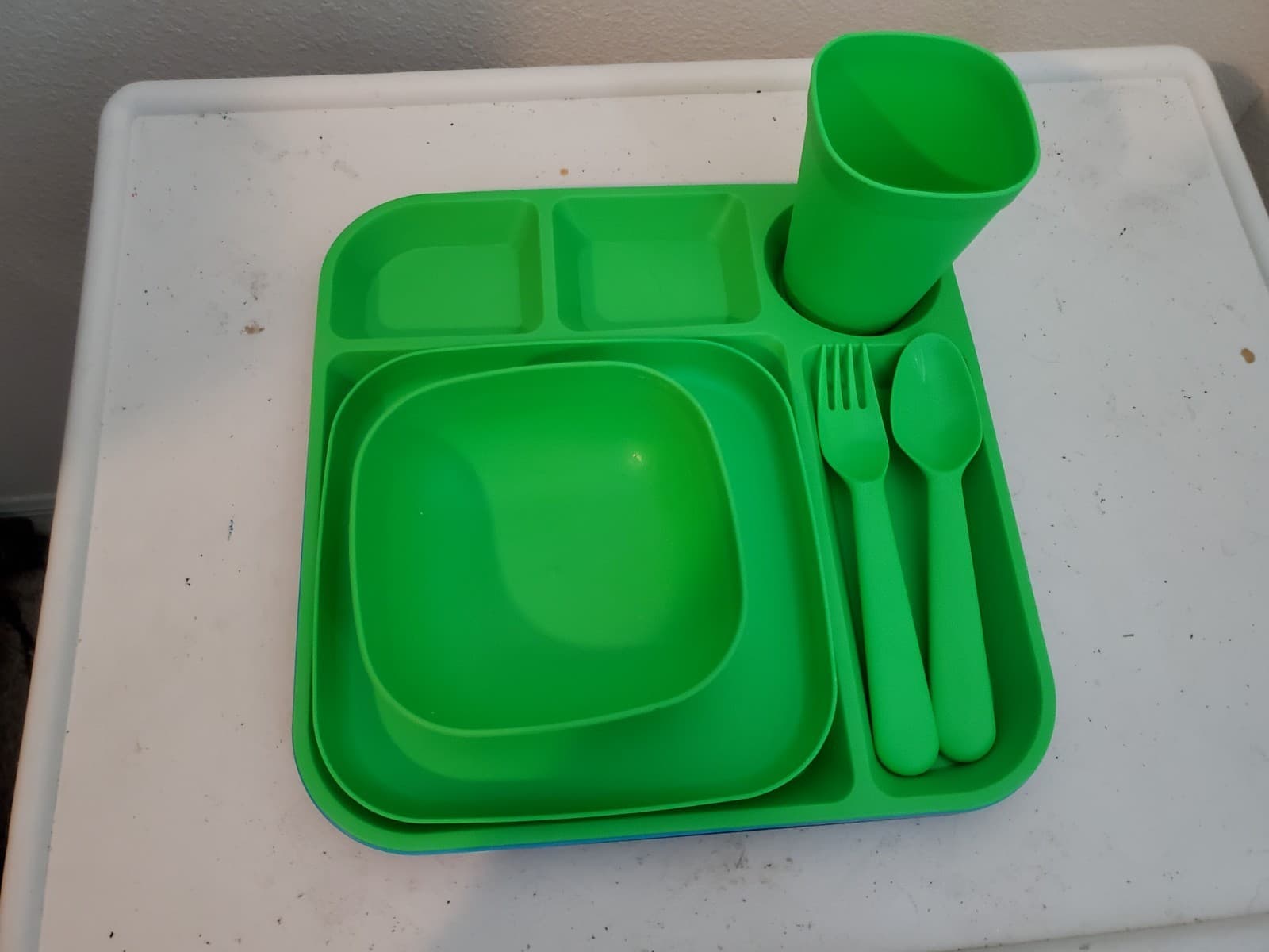 Your Zone Kids Dinnerware Set  24-Piece Plastic Plates  Bowls  Cups & Utensils  Multicolor - Thumbnail 2