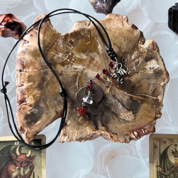 Antique Skeleton Key Necklace Clear Quartz & Carnelian - Gothic Dragon Talisman - Thumbnail 8