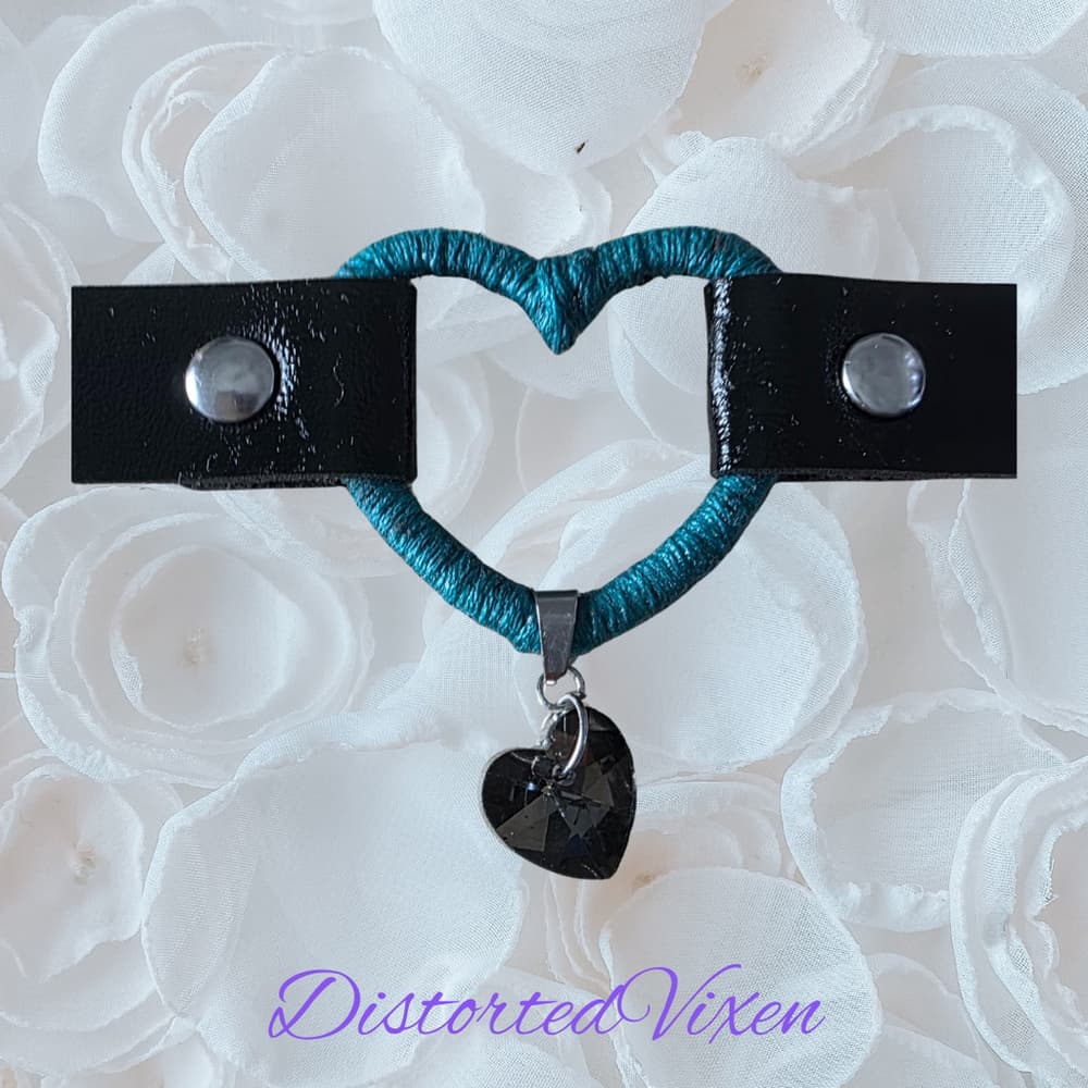 Smoky Heart Choker Necklace – Black Faux Leather Adjustable Collar with Teal Wra - Thumbnail 4