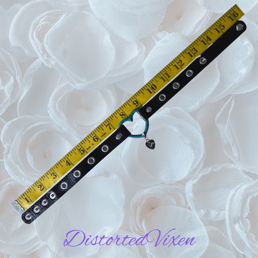 Smoky Heart Choker Necklace – Black Faux Leather Adjustable Collar with Teal Wra - Thumbnail 5