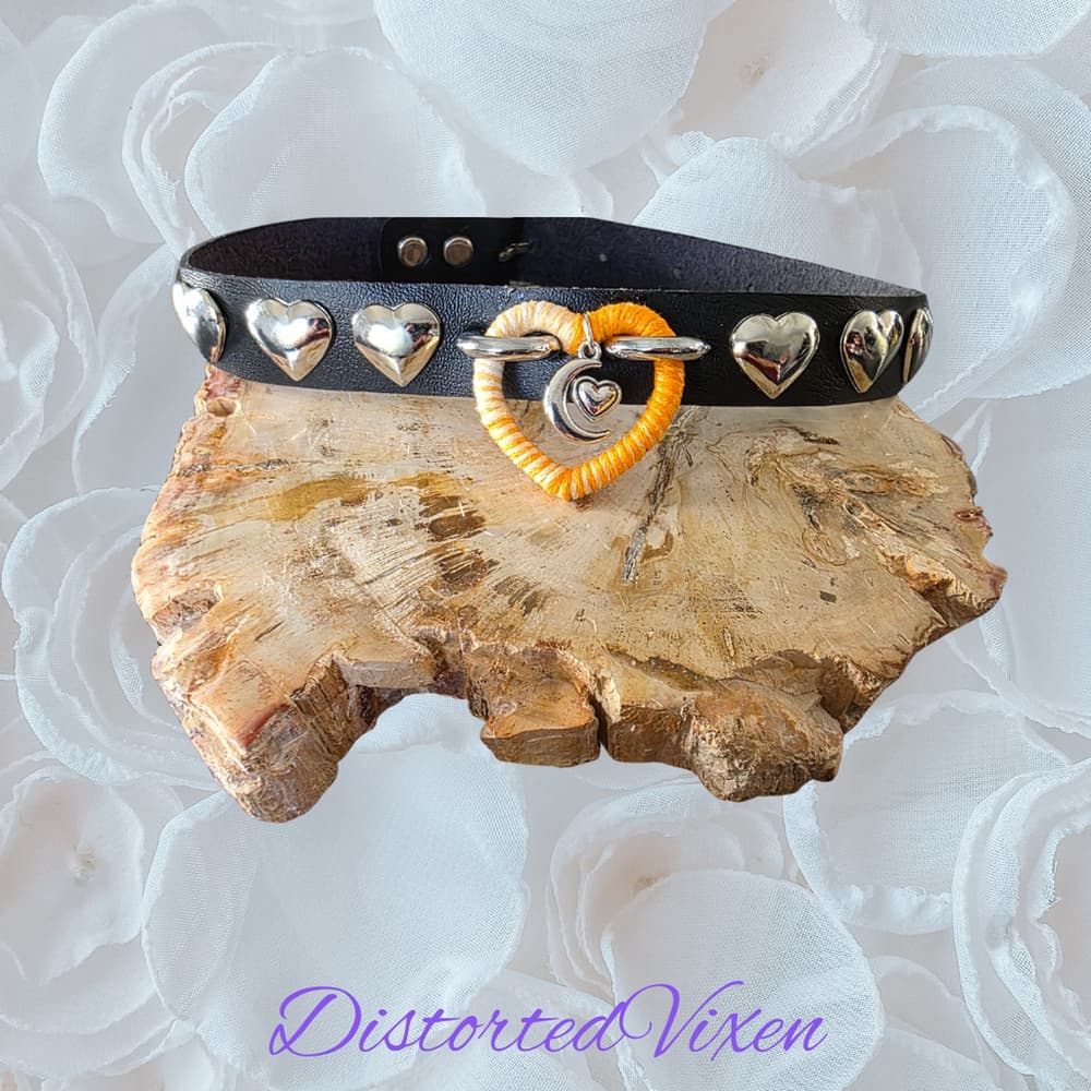 Black Faux Leather Heart Choker Necklace – Orange & White Wrapped Heart - Thumbnail 3