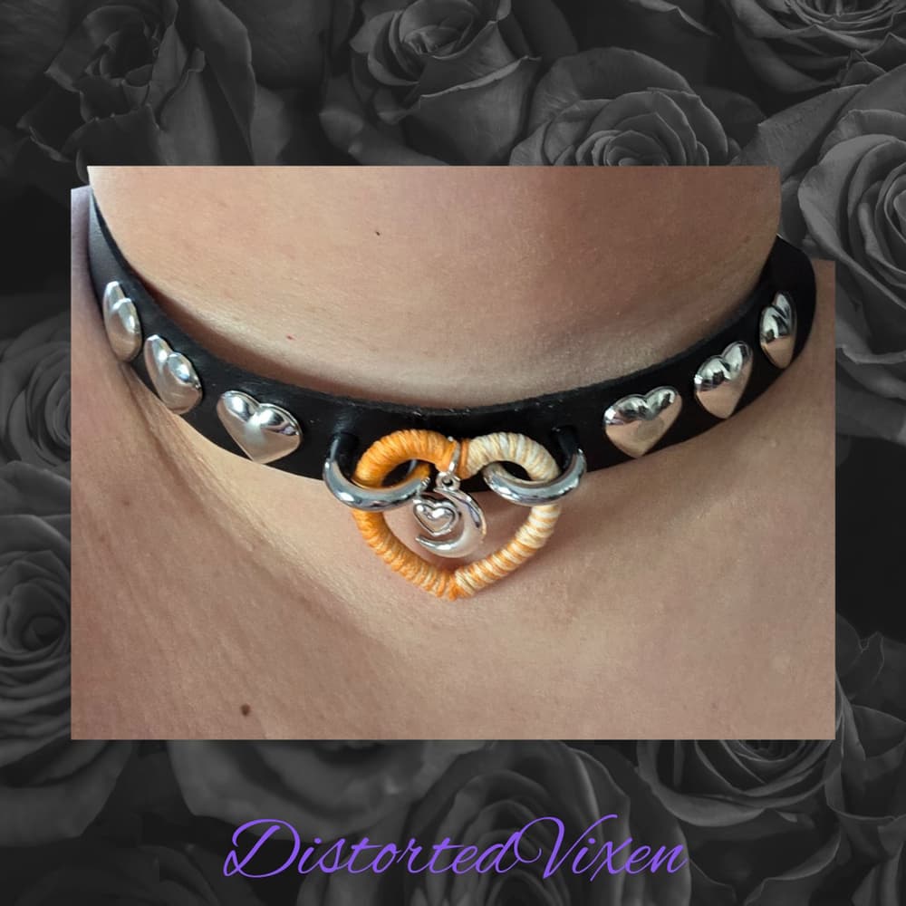 Black Faux Leather Heart Choker Necklace – Orange & White Wrapped Heart - Thumbnail 4