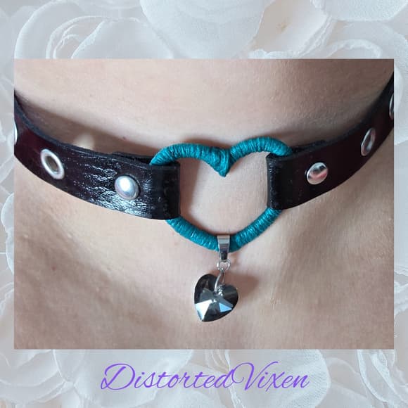 Smoky Heart Choker Necklace – Black Faux Leather Adjustable Collar with Teal Wra - Thumbnail 8