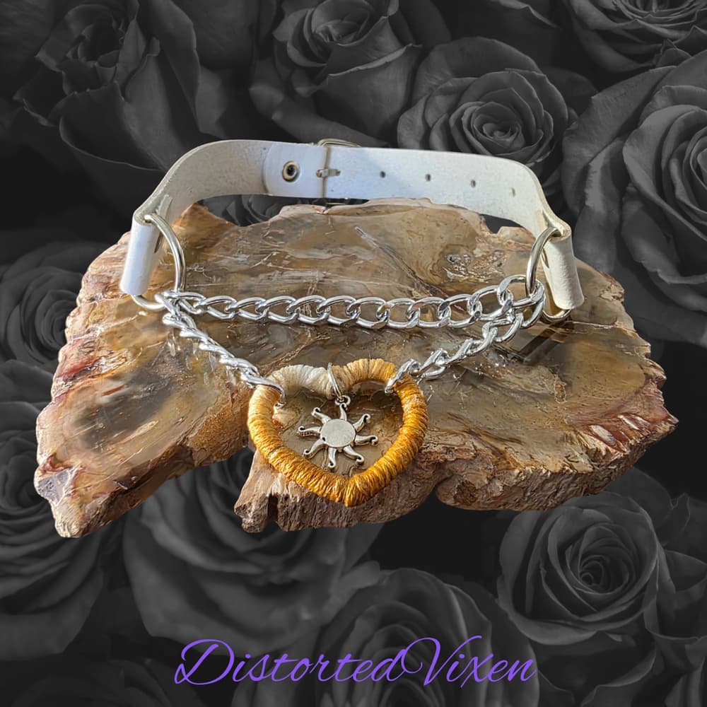 Gold & White Ombre Heart Choker Necklace – Faux Leather with Sun Charm, Romantic - Thumbnail 8