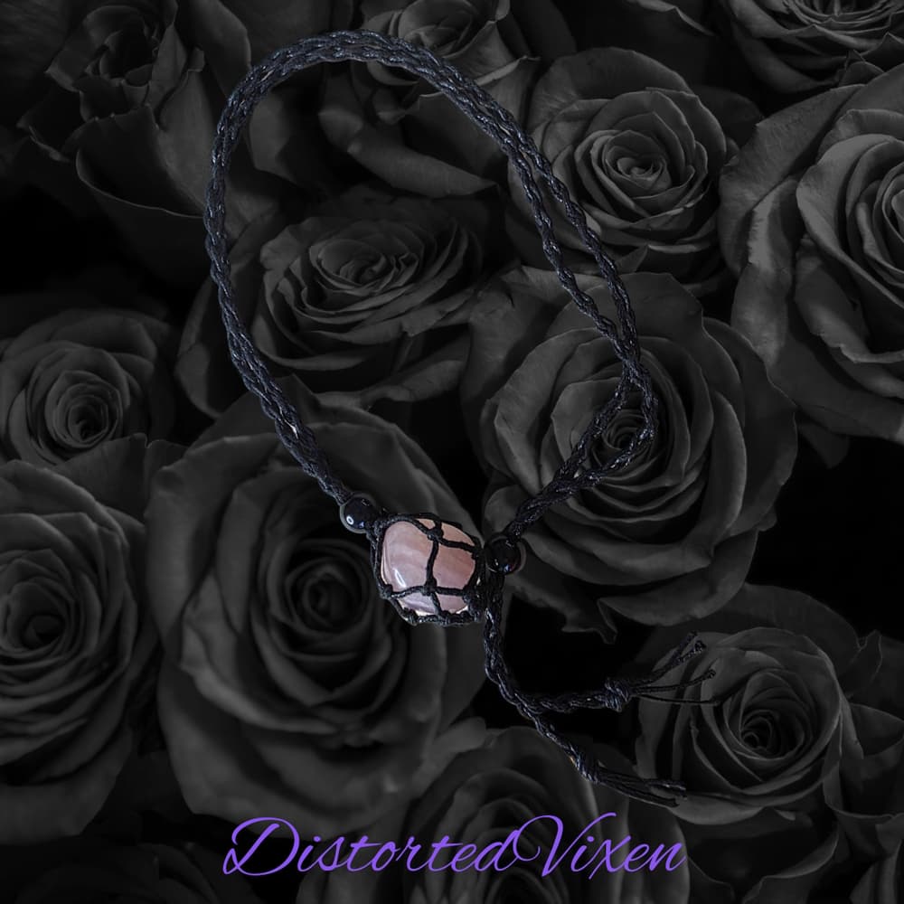 Rose Quartz Macramé Necklace – Adjustable Crystal Pendant, Witchy Handmade Jewel - Thumbnail 2