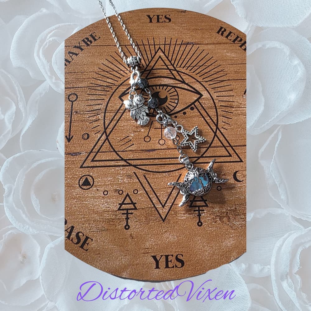 Hematite Triple Moon Goddess Necklace - Goth Witchy Ritual Jewelry - Blue Moon - Thumbnail 5