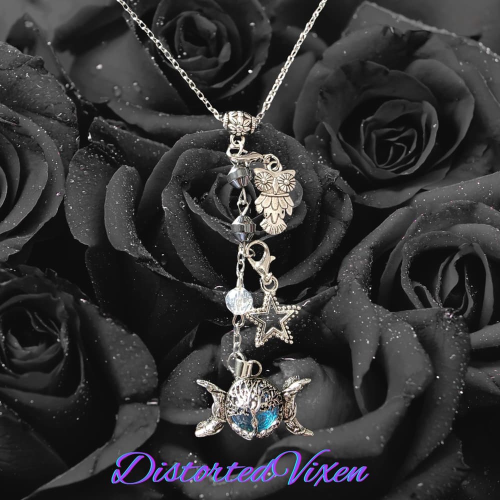 Hematite Triple Moon Goddess Necklace - Goth Witchy Ritual Jewelry - Blue Moon - Thumbnail 6