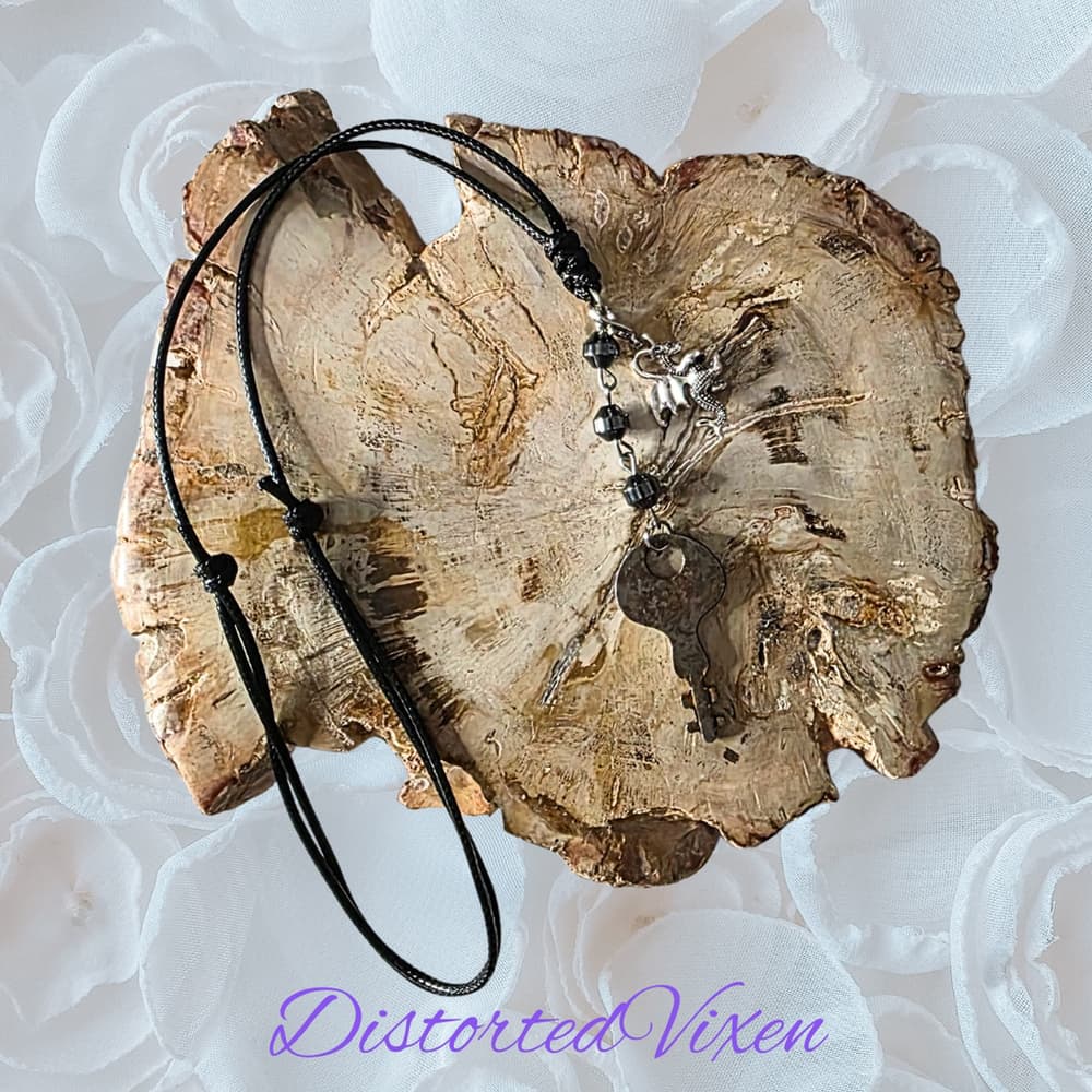 Antique Skeleton Key & Dragon Necklace - Hematite Grounding Jewelry - Thumbnail 4