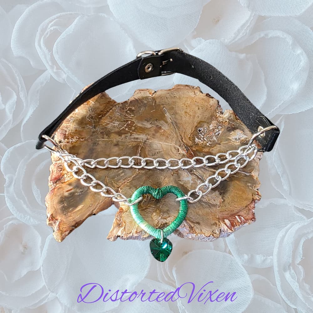 Green Heart Chain Choker Necklace – Gothic Choker with Emerald Crystal - Thumbnail 2