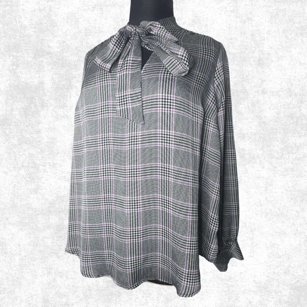 Torrid Studio Bubble Satin Bow Tie Blouse – Size 2X – Long Sleeve Black & White - Thumbnail 3