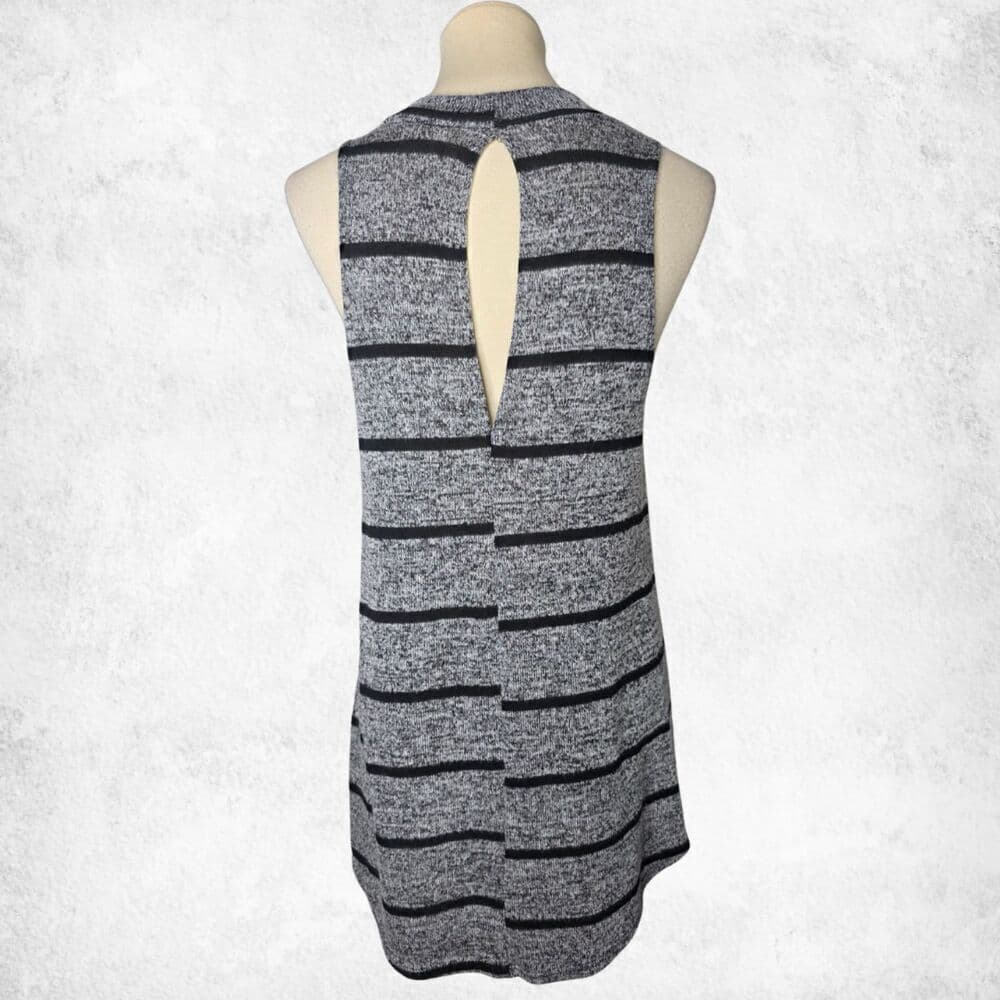 Gray Striped Knit Tank Medium Keyhole-Back Sleeveless Soft Heather Casual Layer - Thumbnail 2