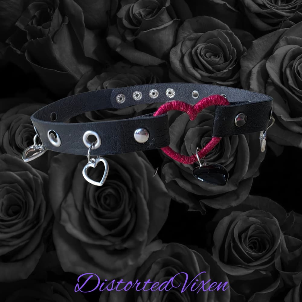 Red Wrapped Heart Choker – Handmade Gothic Heart Charm Collar - Thumbnail 4