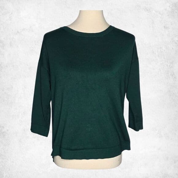 Cable & Gauge Emerald Green Button-Back Sweater – Reversible Soft Knit Top (L) - Thumbnail 7