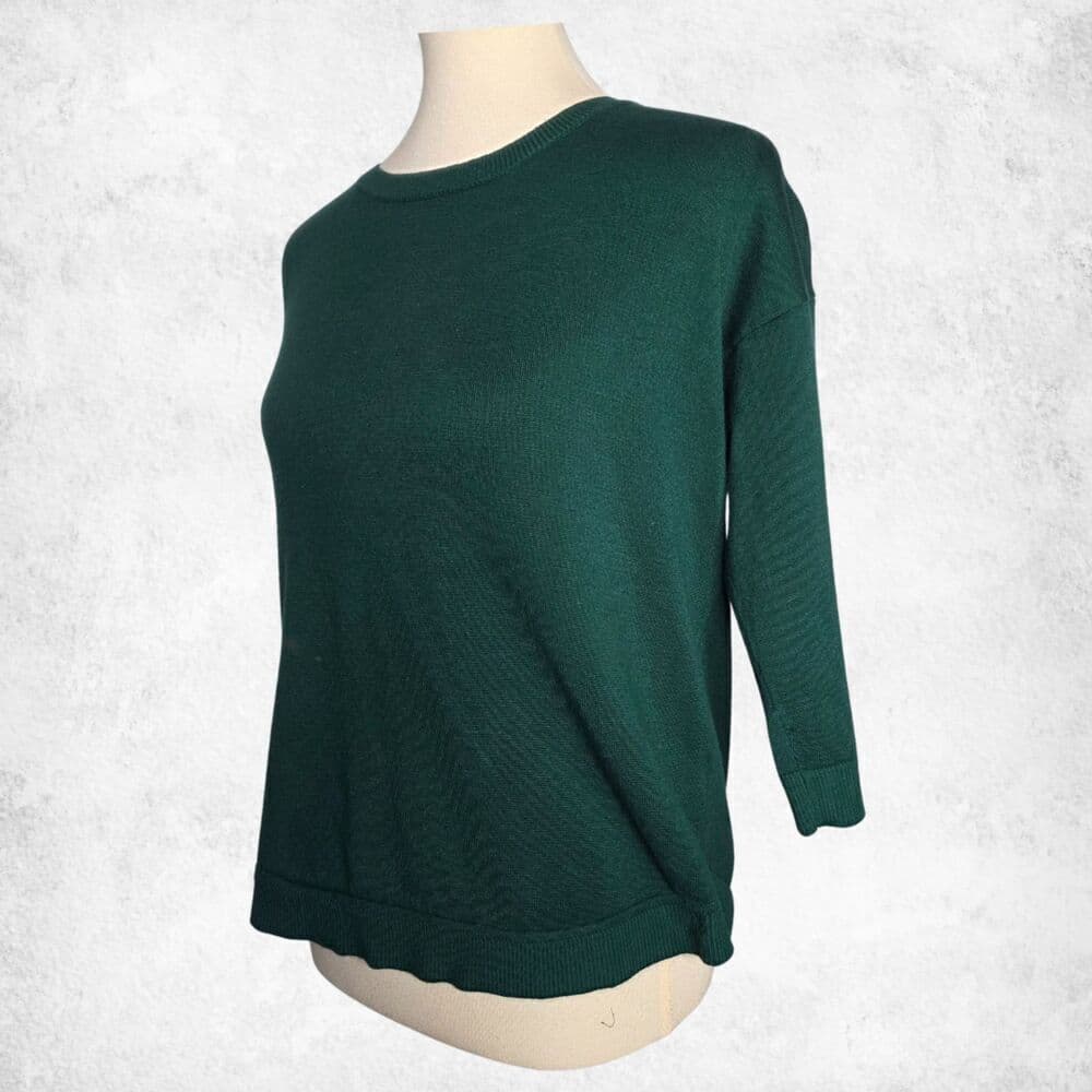 Cable & Gauge Emerald Green Button-Back Sweater – Reversible Soft Knit Top (L) - Thumbnail 5