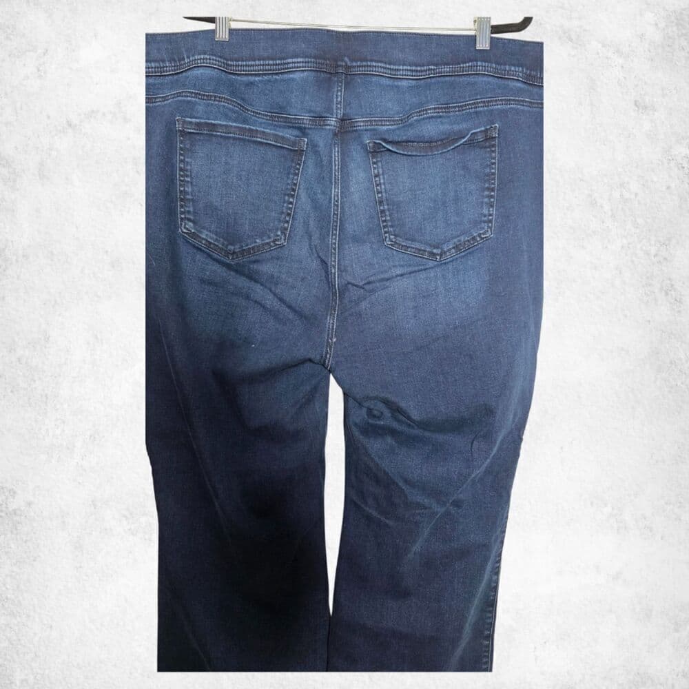 Torrid Lean Jean Slim Boot Super Soft Dark Wash Plus 4R (26) High Rise Pull-On - Thumbnail 3