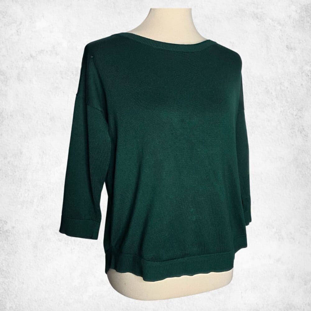 Cable & Gauge Emerald Green Button-Back Sweater – Reversible Soft Knit Top (L) - Thumbnail 4