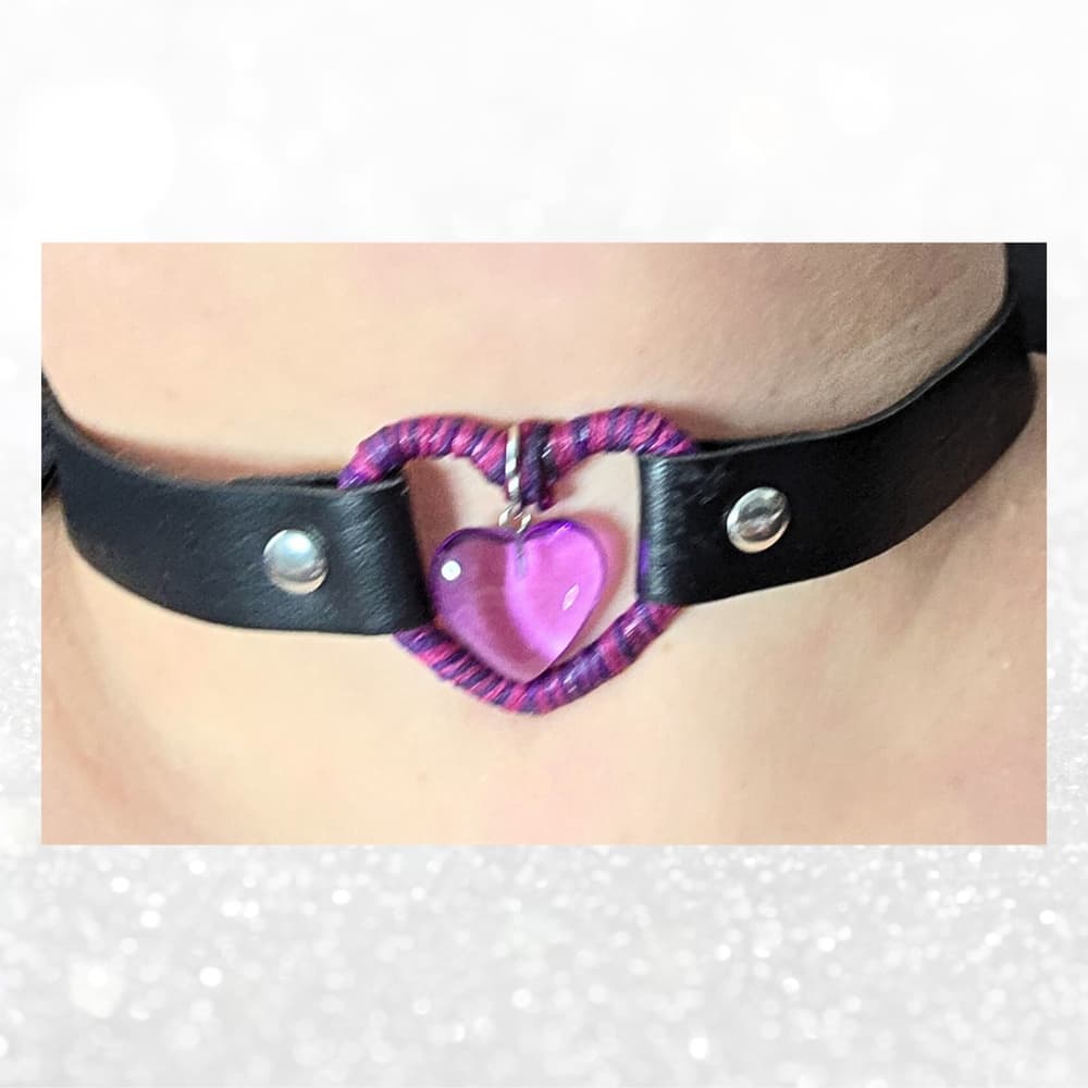Black Leather Heart Choker - Purple & Magenta Hand-Wrapped Heart Collar - Goth - Thumbnail 5