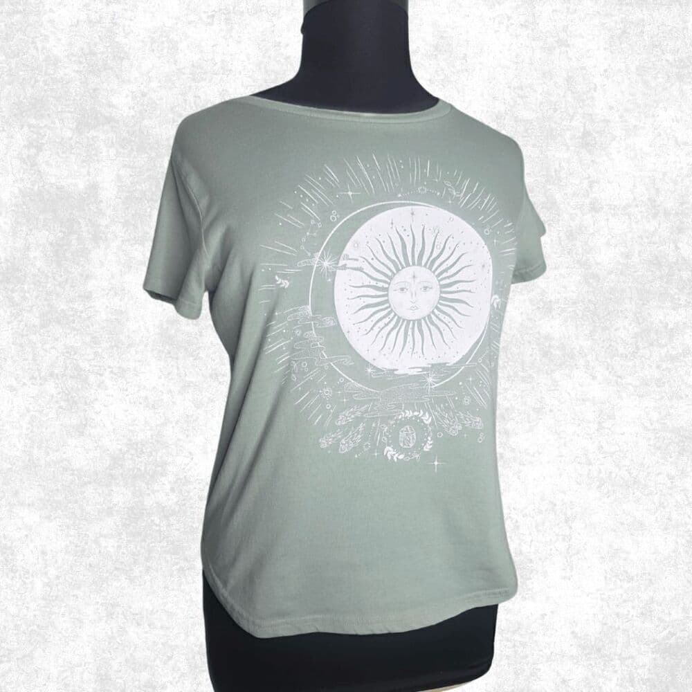 Ana & Caban Green Celestial Graphic Tee – Size 1X – Soft Alt Vibe - Thumbnail 5