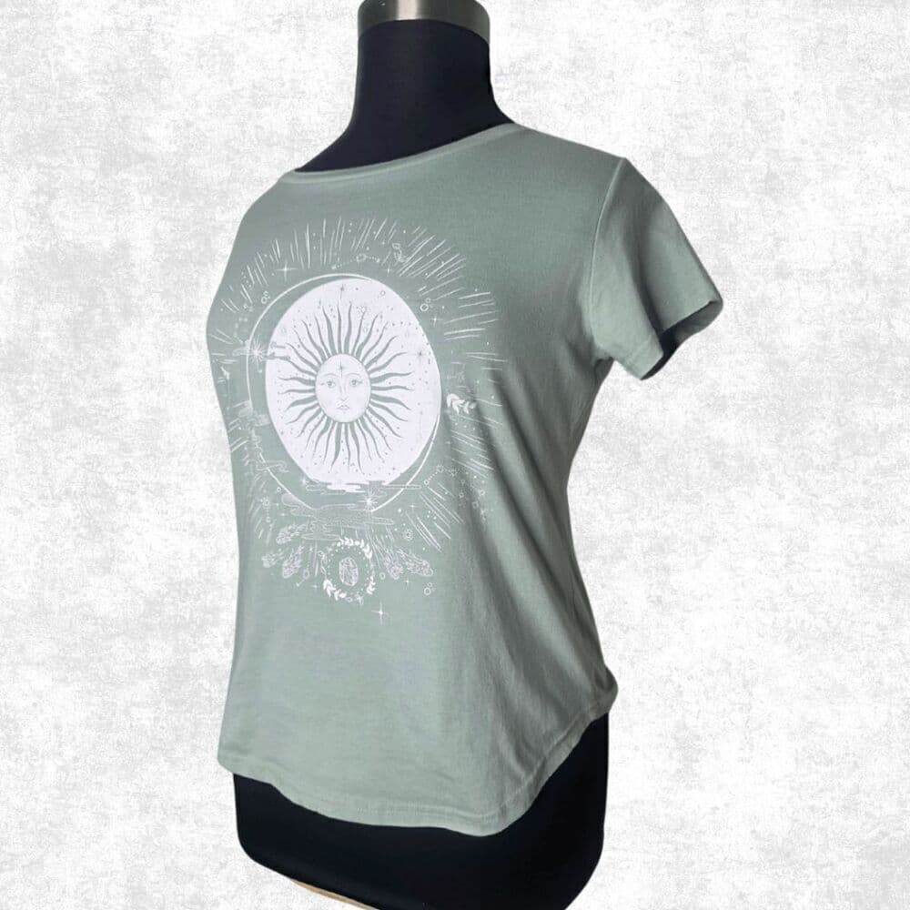 Ana & Caban Green Celestial Graphic Tee – Size 1X – Soft Alt Vibe - Thumbnail 2