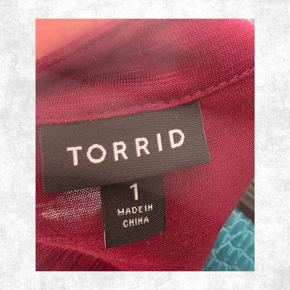 Torrid Wine Lace Cold Shoulder Top – Plus Size 1 (14–16) | Burgundy Keyhole Blou - Thumbnail 4